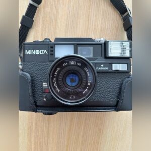 Vintage Minolta camera Hi-Matic SD2 (H)
